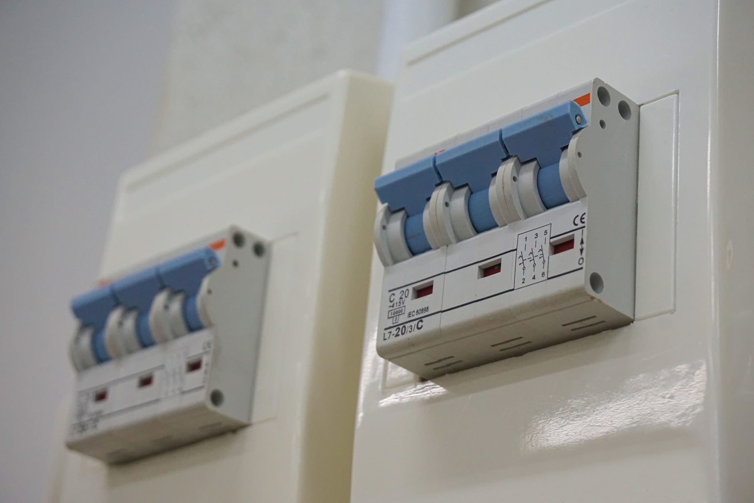 Understanding Single-Phase and Three-Phase Power: A Guide for Adelaide Residents